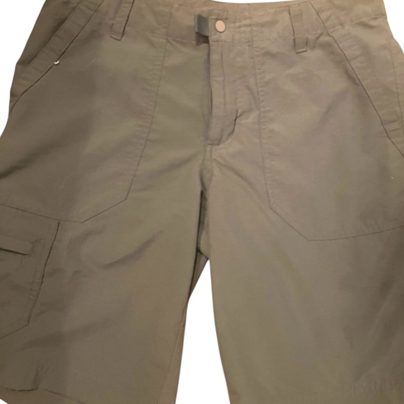 Patagonia olive green cargo shorts size 4 - Picture 1 of 4